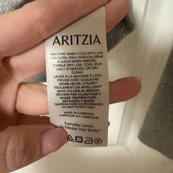 Aritzia Homestretch Longsleeve - Picture 5 of 8